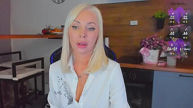 Snapshot of Miya_Kisss chatting on 24, 11, 2025 Miya Kisss online show from 24, 11, 2025