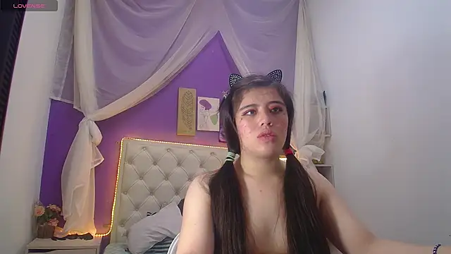 Snapshot of Ingrid_Casas chatting on 10, 12, 2024 Ingrid Casas online show from 10, 12, 2024