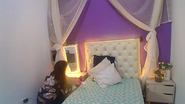 Snapshot of Ingrid_Casas chatting on 19, 12, 2024 Ingrid Casas online show from 19, 12, 2024