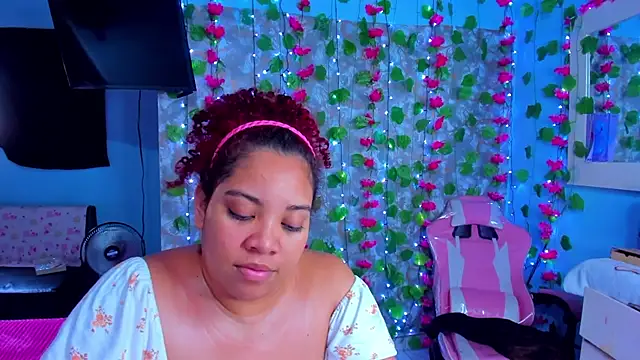 Snapshot of AngelaCoffee chatting on 8, 4, 2026 AngelaCoffee online show from 8, 4, 2026