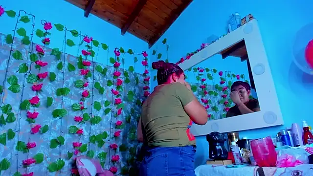 Snapshot of AngelaCoffee chatting on 10, 4, 2026 AngelaCoffee online show from 10, 4, 2026