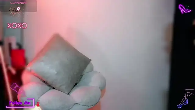 LauGrayJ online show from 14, 10, 2025