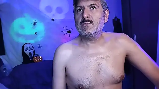 Snapshot of BushBator chatting on 21, 10, 2025 BushBator online show from 21, 10, 2025