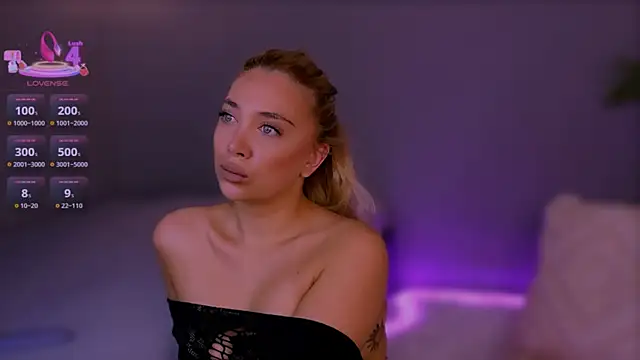 Snapshot of Jessielle chatting on 10, 10, 2025 Jessielle online show from 10, 10, 2025