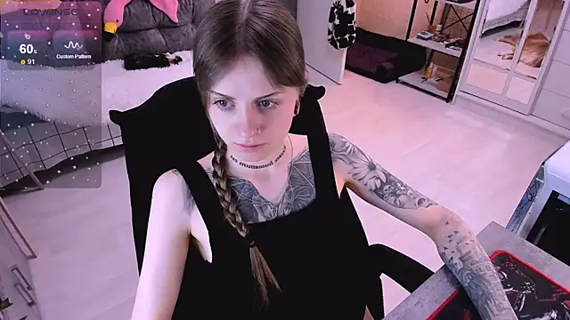 Snapshot of NaniMoore chatting on 8, 1, 2025 NaniMoore online show from 8, 1, 2025