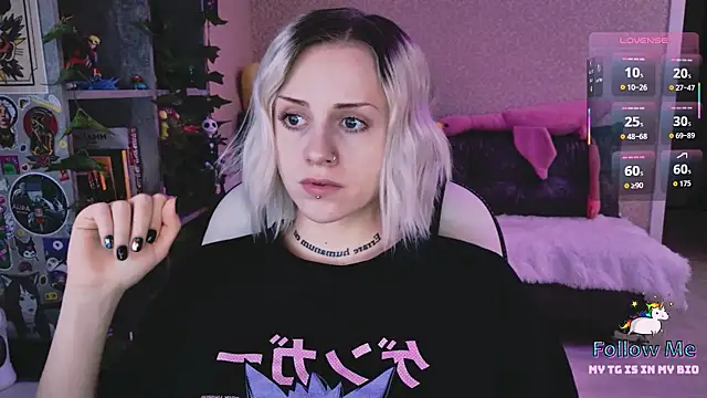 Snapshot of NaniMoore chatting on 7, 2, 2026 NaniMoore online show from 7, 2, 2026