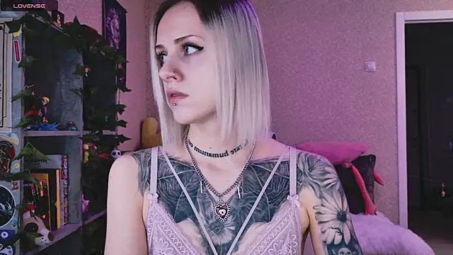 Snapshot of NaniMoore chatting on 8, 2, 2026 NaniMoore online show from 8, 2, 2026