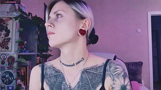 Snapshot of NaniMoore chatting on 25, 2, 2026 NaniMoore online show from 25, 2, 2026