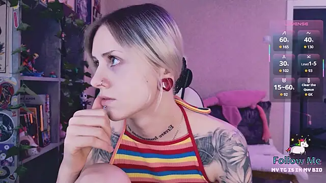 Snapshot of NaniMoore chatting on 7, 3, 2026 NaniMoore online show from 7, 3, 2026