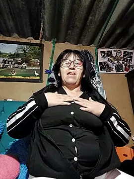 Snapshot of clarita_01 chatting on 30, 9, 2025 clarita 01 online show from 30, 9, 2025