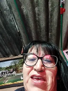 Snapshot of clarita_01 chatting on 1, 10, 2025 clarita 01 online show from 1, 10, 2025