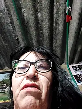 Snapshot of clarita_01 chatting on 2, 10, 2025 clarita 01 online show from 2, 10, 2025