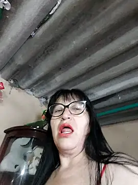 Snapshot of clarita_01 chatting on 18, 10, 2025 clarita 01 online show from 18, 10, 2025