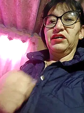 Snapshot of clarita_01 chatting on 21, 10, 2025 clarita 01 online show from 21, 10, 2025