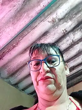 Snapshot of clarita_01 chatting on 22, 10, 2025 clarita 01 online show from 22, 10, 2025