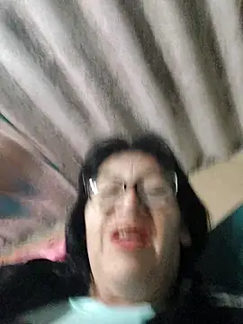 Snapshot of clarita_01 chatting on 29, 10, 2025 clarita 01 online show from 29, 10, 2025