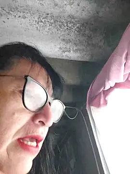 Snapshot of clarita_01 chatting on 30, 10, 2025 clarita 01 online show from 30, 10, 2025