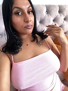 Snapshot of Indianbutter11 chatting on 18, 10, 2025 Indianbutter11 online show from 18, 10, 2025