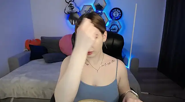 SabrinViolet online show from 16, 3, 2025