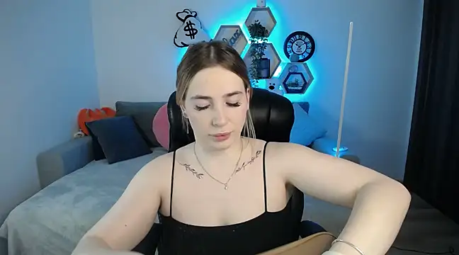 SabrinViolet online show from 22, 3, 2025