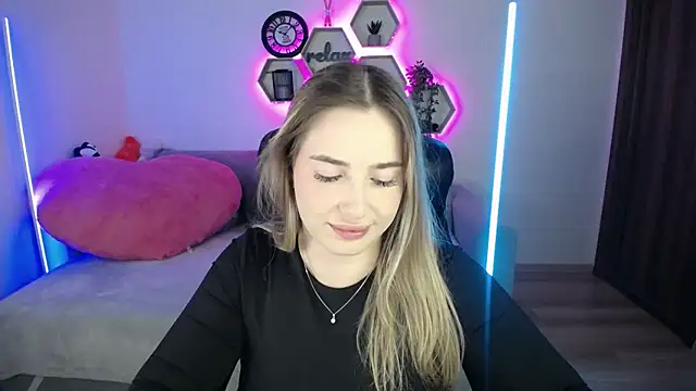 SabrinViolet online show from 6, 10, 2025