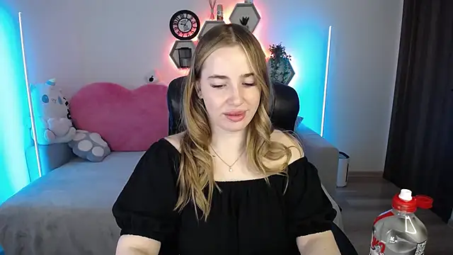 Snapshot of SabrinViolet chatting on 23, 5, 2026 SabrinViolet online show from 23, 5, 2026