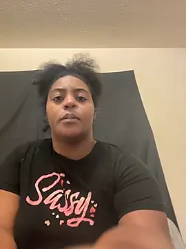 Snapshot of prettlovely14 chatting on 18, 12, 2025 prettlovely14 online show from 18, 12, 2025