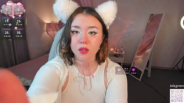 lilly Cherry  online show from 5, 11, 2025