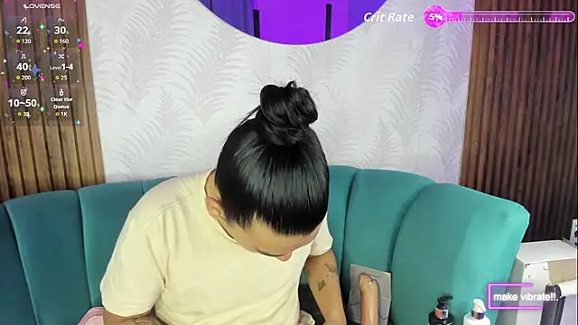 yossi peach cute online show from 13, 11, 2025