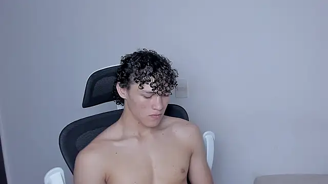 Snapshot of laurent_nova chatting on 19, 11, 2025 laurent nova online show from 19, 11, 2025