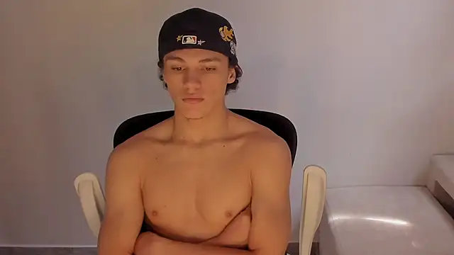 Snapshot of laurent_nova chatting on 19, 12, 2025 laurent nova online show from 19, 12, 2025