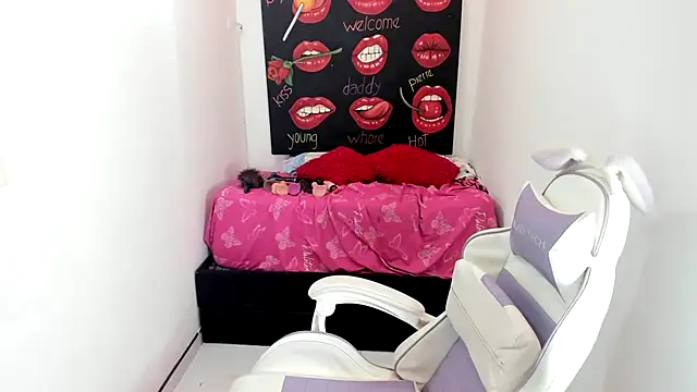 Snapshot of Ladyboom18 chatting on 23, 3, 2025 Ladyboom18 online show from 23, 3, 2025