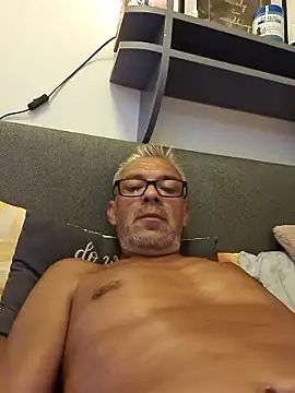 Picolo4111 online show from 12, 9, 2025