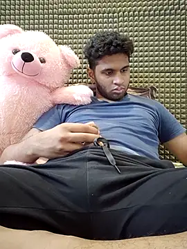 Snapshot of mykecockslong chatting on 14, 10, 2025 mykecockslong online show from 14, 10, 2025