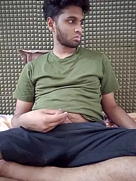 Snapshot of mykecockslong chatting on 20, 10, 2025 mykecockslong online show from 20, 10, 2025