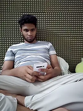 Snapshot of mykecockslong chatting on 27, 10, 2025 mykecockslong online show from 27, 10, 2025