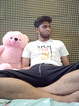 Snapshot of mykecockslong chatting on 28, 10, 2025 mykecockslong online show from 28, 10, 2025