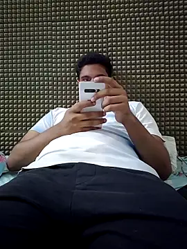 Snapshot of mykecockslong chatting on 31, 10, 2025 mykecockslong online show from 31, 10, 2025