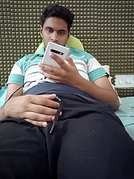 Snapshot of mykecockslong chatting on 3, 11, 2025 mykecockslong online show from 3, 11, 2025