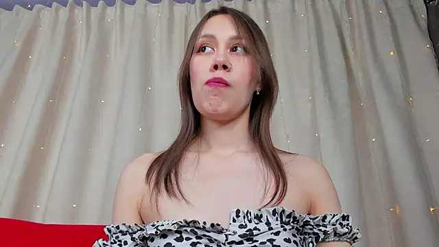 Snapshot of SofiaSolar chatting on 5, 3, 2025 SofiaSolar online show from 5, 3, 2025