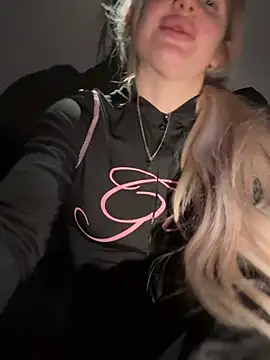 Holly-Glamour online show from 8, 3, 2026