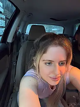 Snapshot of Holly-Glamour chatting on 11, 6, 2026 Holly-Glamour online show from 11, 6, 2026