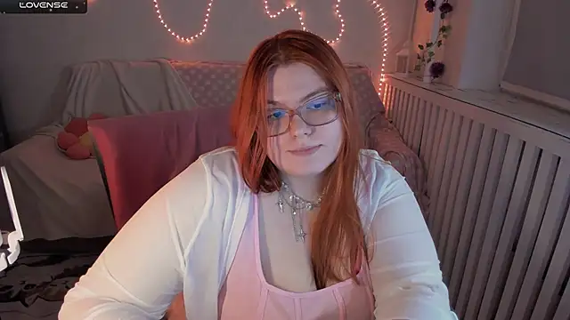 Snapshot of Melissa_Purr chatting on 6, 11, 2025 Melissa Purr online show from 6, 11, 2025