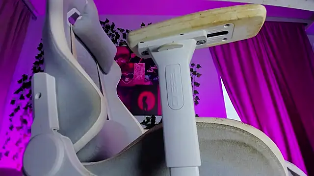 Kate Burleskk online show from 2, 10, 2025