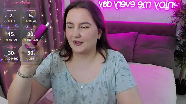 FeralPeach online show from 17, 12, 2025