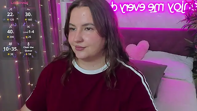 Snapshot of FeralPeach chatting on 9, 7, 2026 FeralPeach online show from 9, 7, 2026