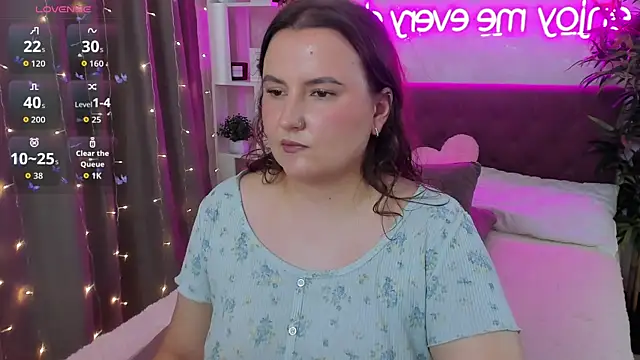 Snapshot of FeralPeach chatting on 14, 7, 2026 FeralPeach online show from 14, 7, 2026