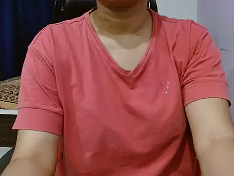 Snapshot of priya__81 chatting on 2, 1, 2025 priya 81 online show from 2, 1, 2025