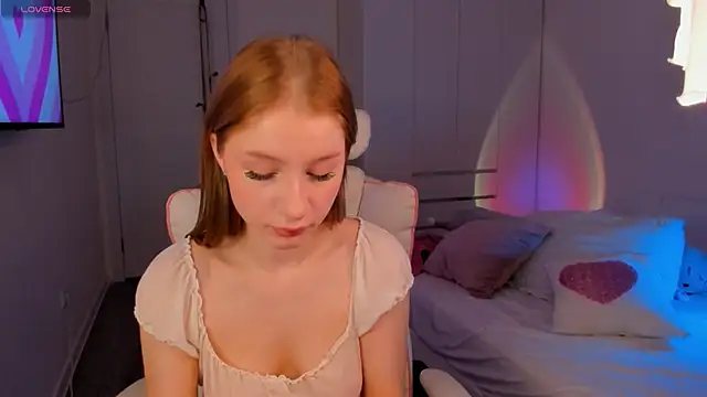 Snapshot of Eva_Davi chatting on 2, 12, 2024 Eva Davi online show from 2, 12, 2024