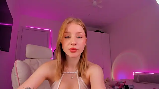Snapshot of Eva_Davi chatting on 6, 3, 2025 Eva Davi online show from 6, 3, 2025